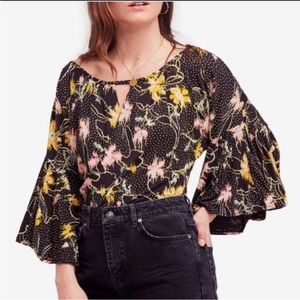 Free People Last Time Floral Polka Dot Bell Sleeve Blouse SO FLATTERING! Size XS